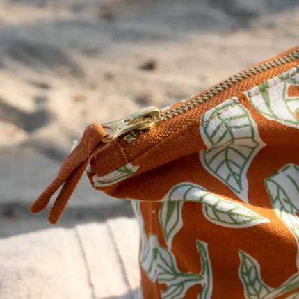 Nahaufnahme Kosmetiktasche Orange mit Reißverschluss